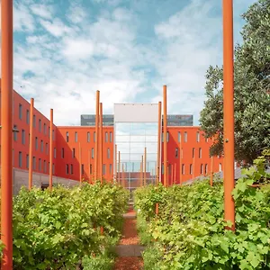 https://radisson-blu-toulouse-airport.midi-pyreneeshotels.com